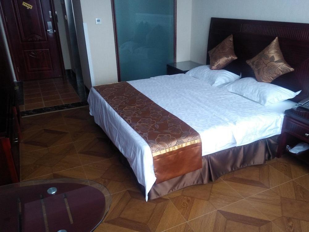 Fengyu Business Hotel Chengdu Bagian luar foto